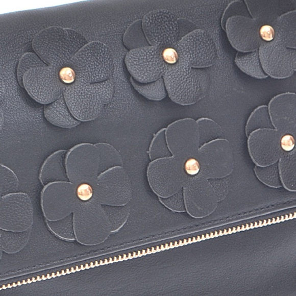Black CLutch handbag 3d flowers 🔥🔥🔥 - Picture 4 of 4